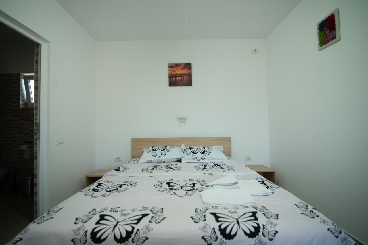Casa Adrian Hotel Corbu  Kültér fotó